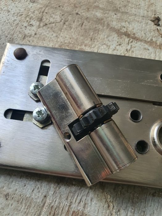 Секретна брава Locksus