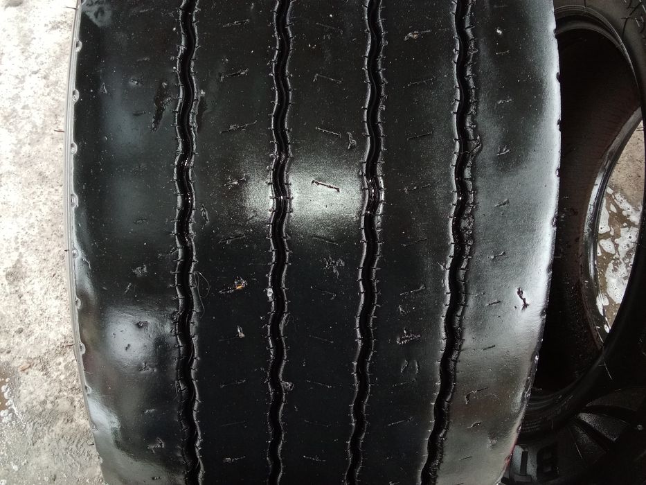 Продам два колеса 385.55.R22.5