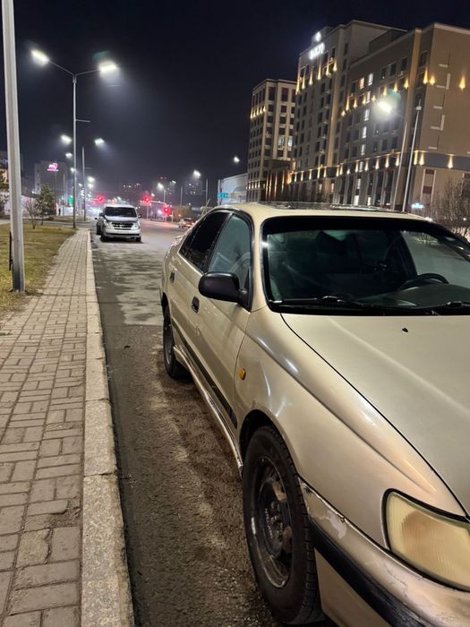 Тайота карина Е 1.6