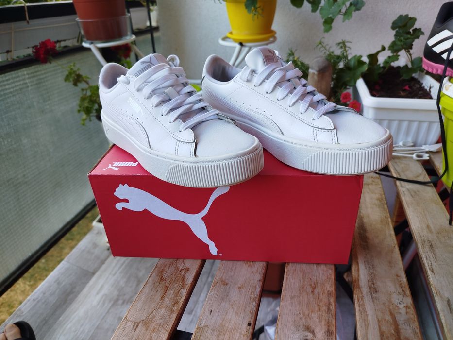 Спортни обувки  PUMA  дамски