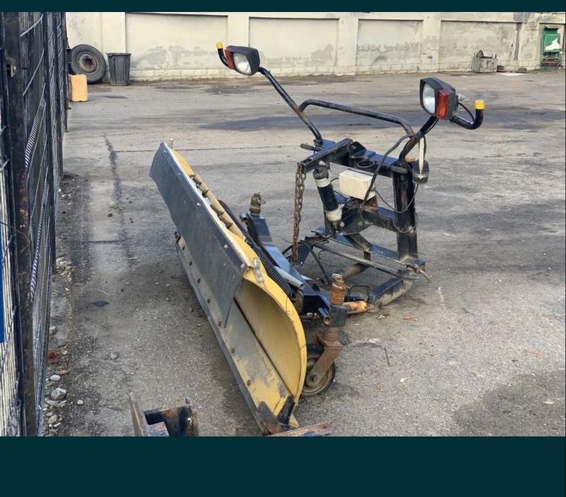 Lamă  zăpadă  cu suport