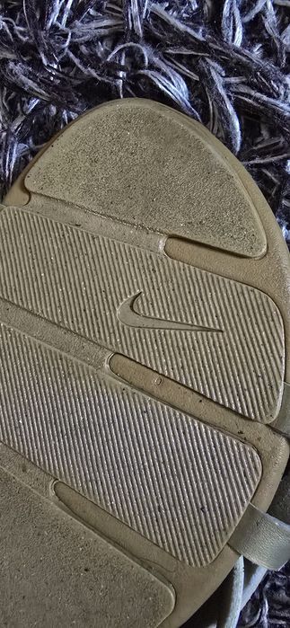 Slapi/ flip flops Nike aurii