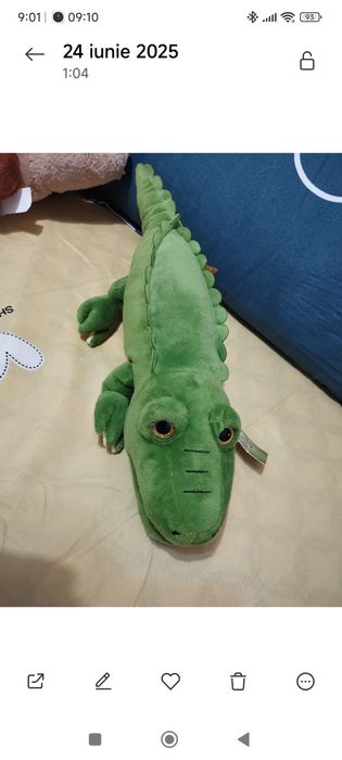 Plusuri noi diferite .