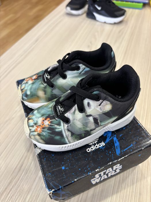 Детски маратонки адидас номер 21