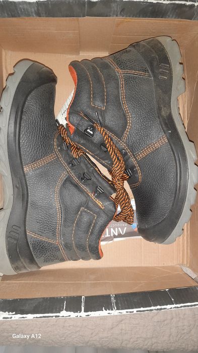 Рабочие ботинки новые