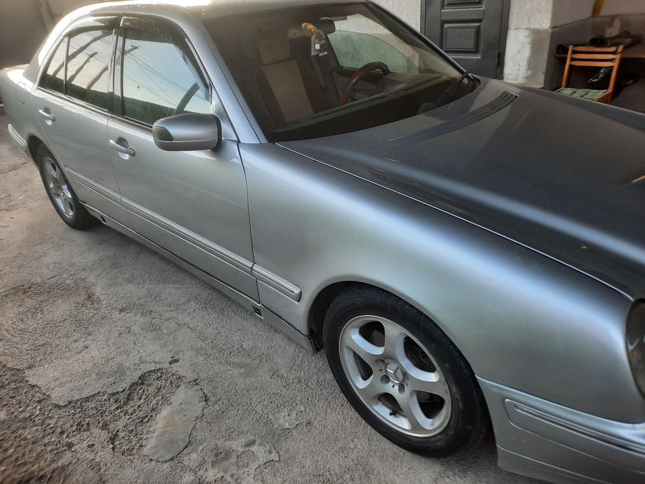 Продаю мерседес бенс