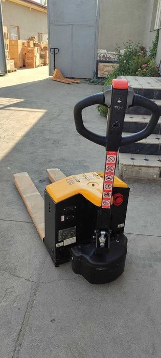 Кара / Штабелёр / Рохля Электрический транспалет HE-15— 1.5 тонны