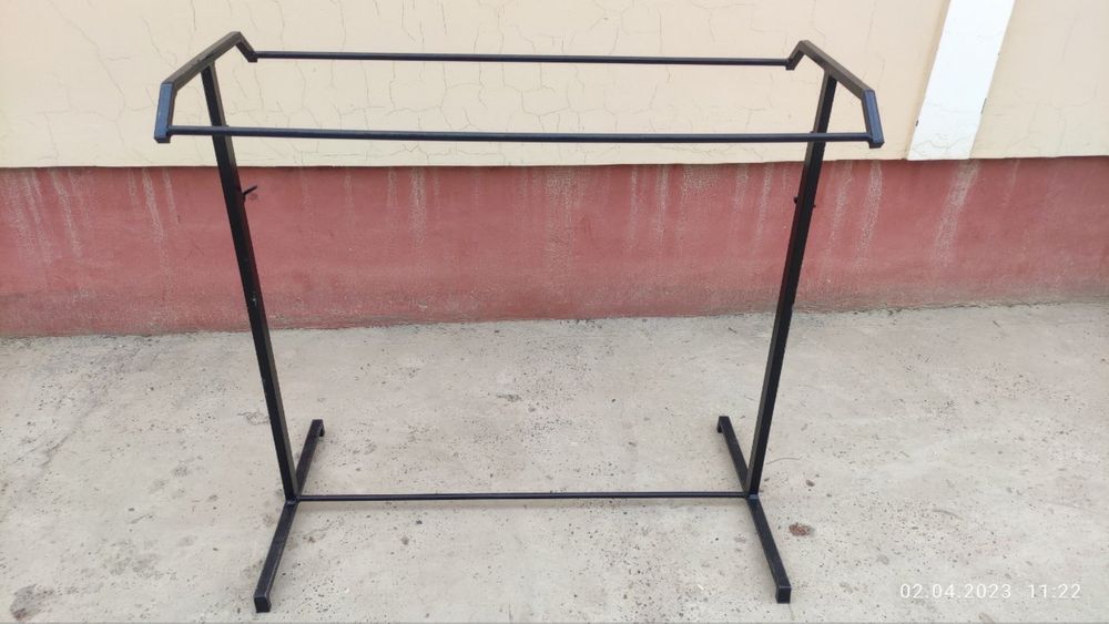 Стеллажи для одежды и обуви в отличном состоянии