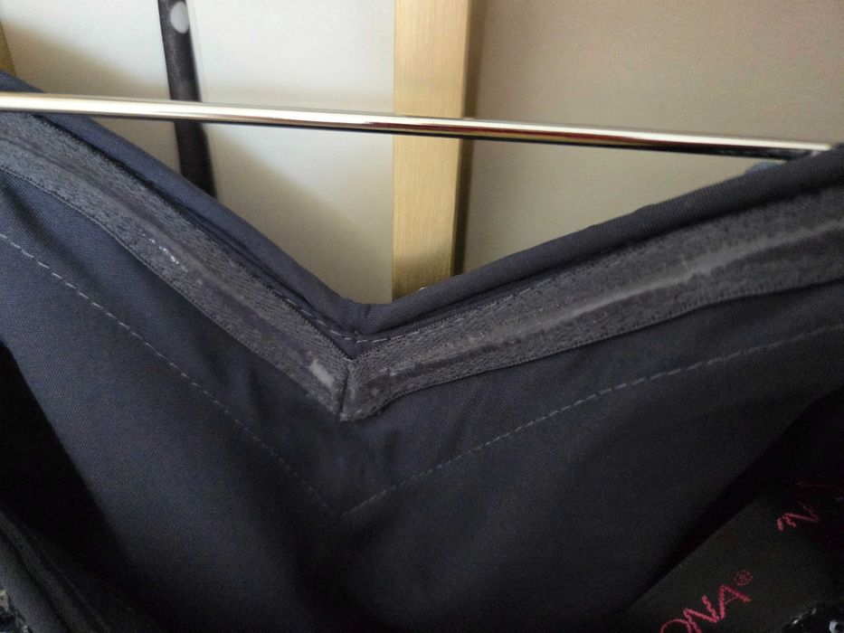 Коктейлна рокля на LAONA