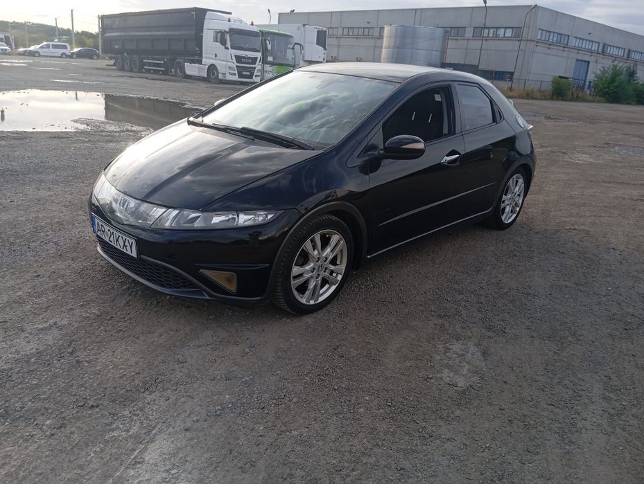 Honda Civic hatchback 2009 - 1.8 benzina  140HP 250 000 km