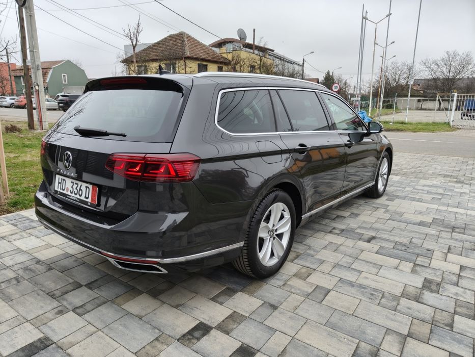 Volkswagen Passat / Automat / High-Line / 2023 / Euro 6 / NAVI / Masaj