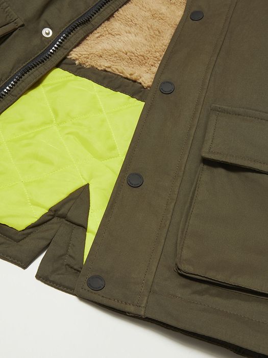 Продам  куртку на 10 лет дёшево