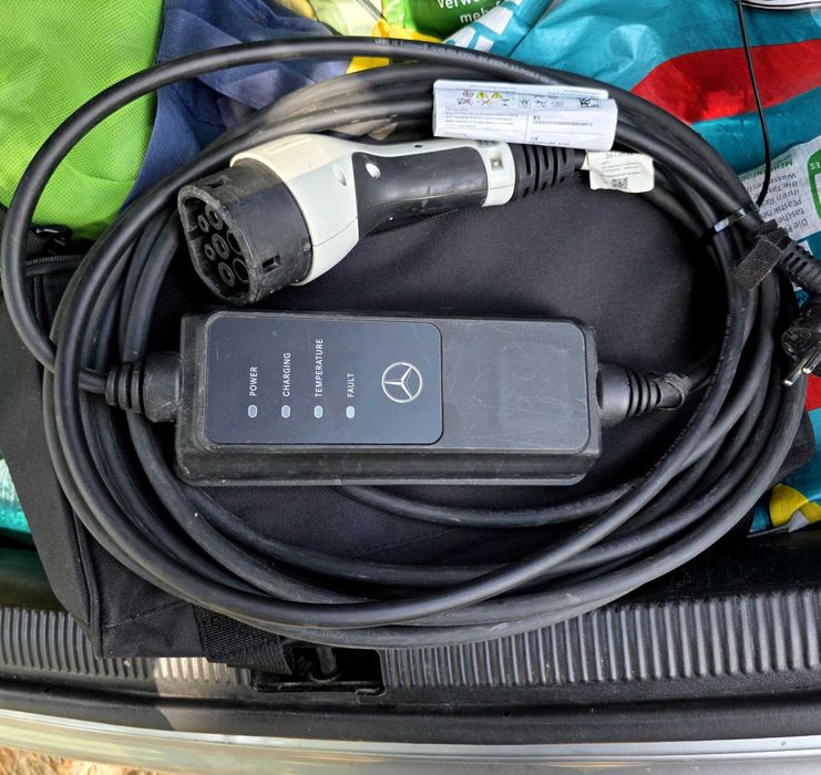 Зарядно за Mercedes Benz  A 000 583 38 04