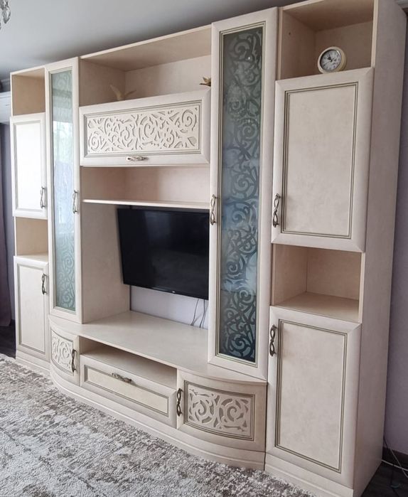 Продам стенку в гостиную