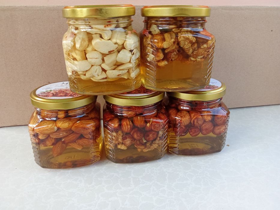 Продам мед с орехами