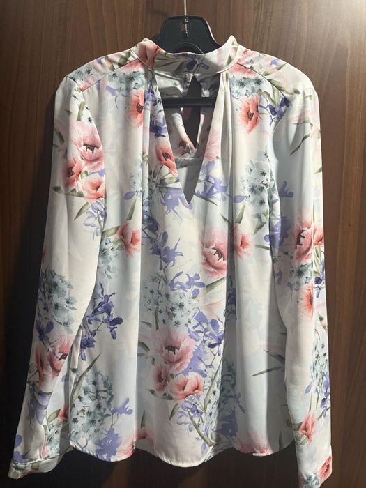 Риза с флорални мотиви
