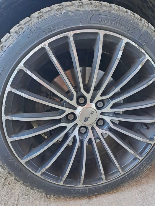 Vand 4 jante aliaj 18 inch cu cauciucuri de iarna