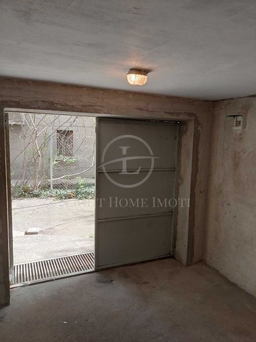 Продава се Гараж / Паркомясто в Пловдив, Център - 18 кв.м за 1556 €/кв.м - Снимка #4