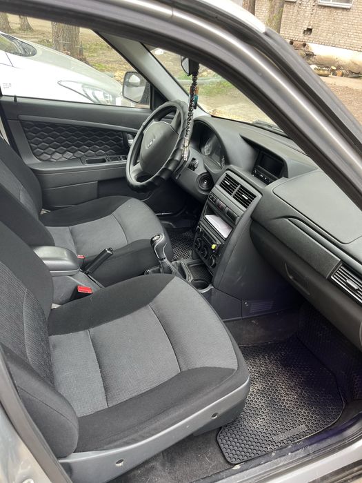 Продам приору 2014 год