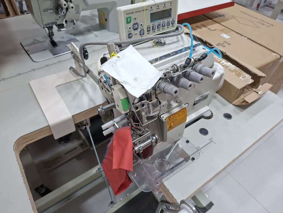 Оверлок 4 нит с роликами для пошива круговых деталей манжет,горловины