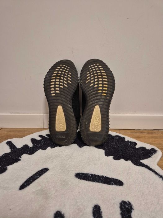 Yeezy 350 white stripe "oreo"
