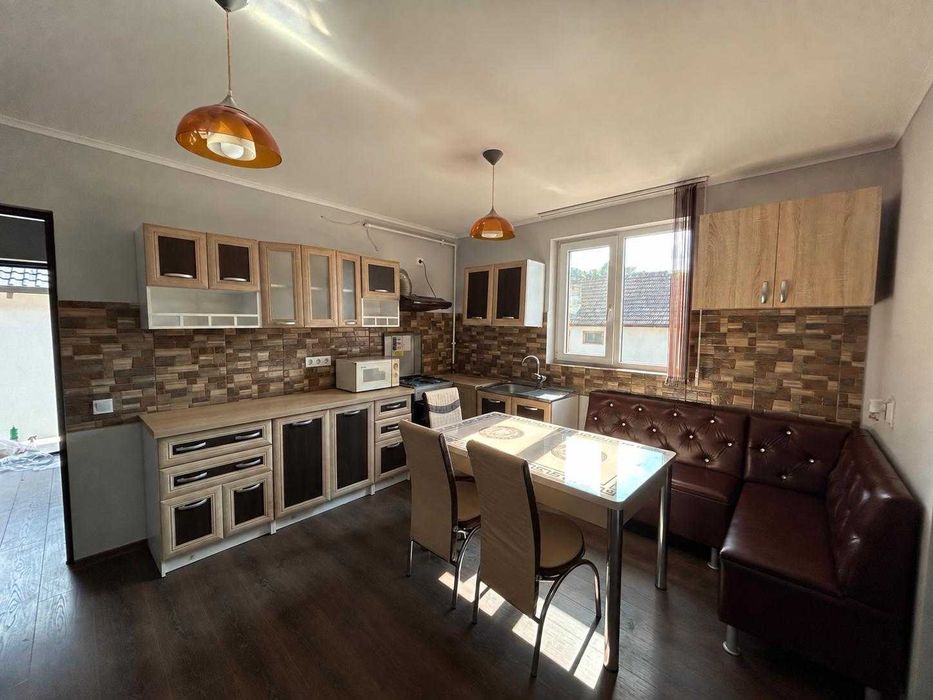 Apartament 2 de închiriat la casă, 2 camere, 70 mp, curte comună, zona Lidl, Sighișoara
