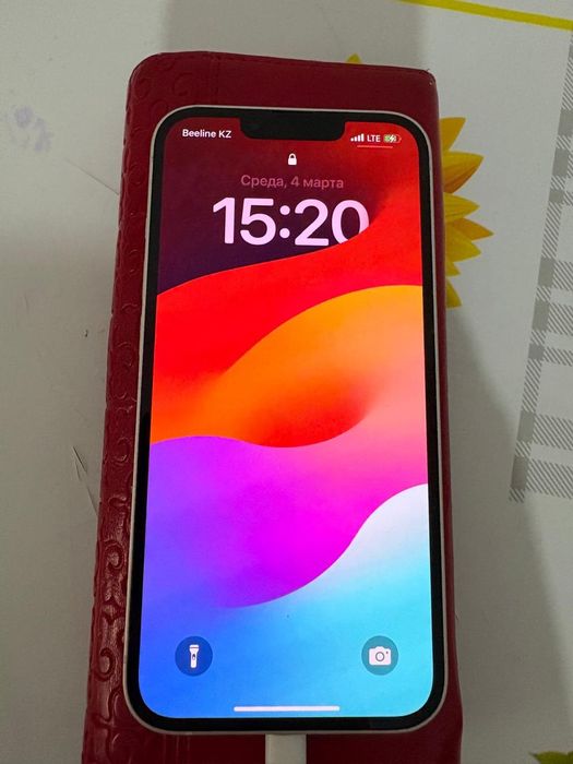 Срочно продам айфон 13