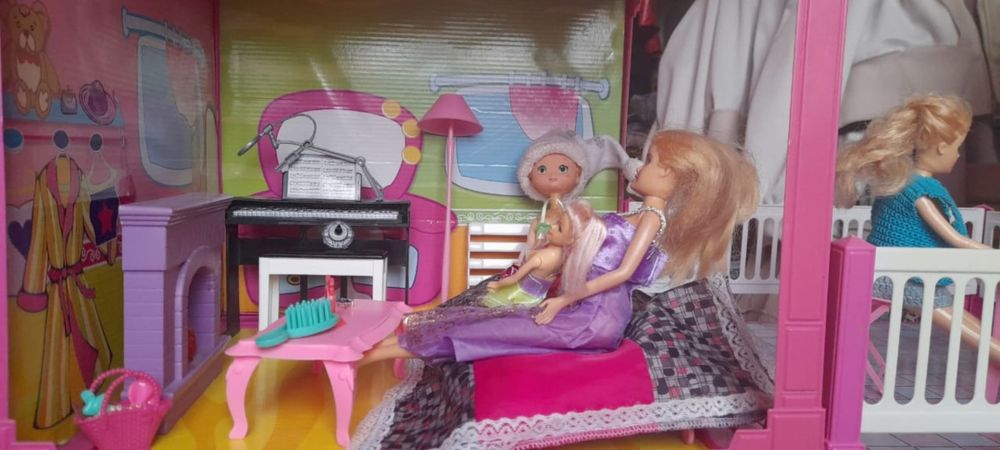 Домик для Барби с мебелью