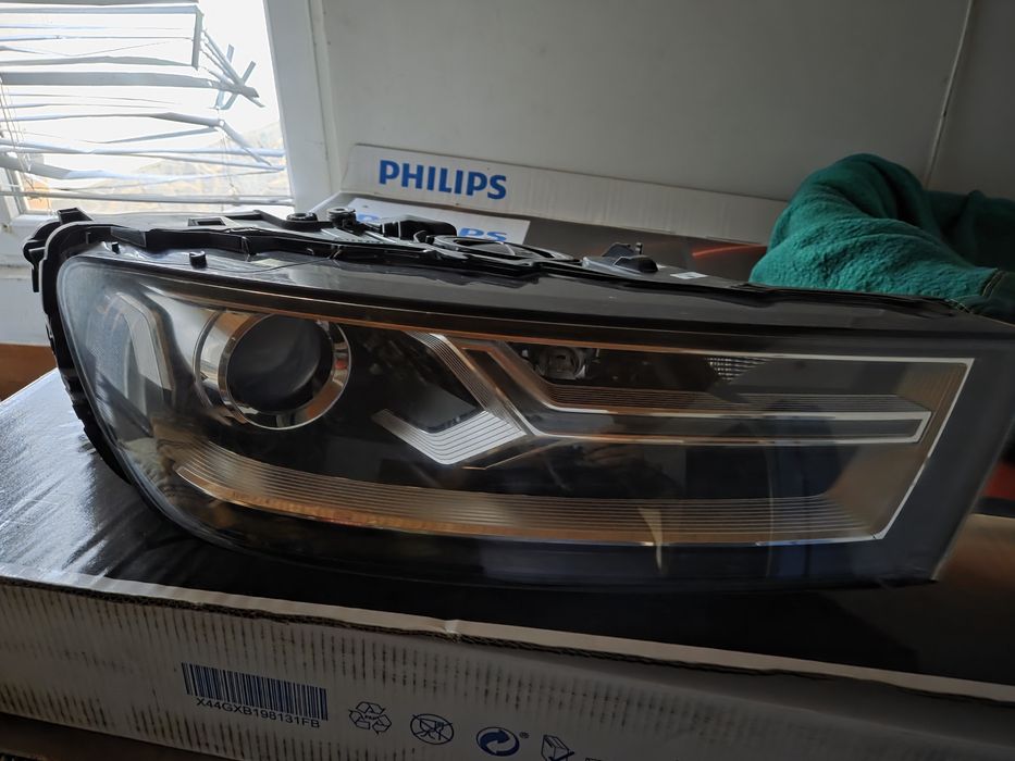 Десен фар за Audi Q7 би ксенон лед 2018 г. Led 2024г.