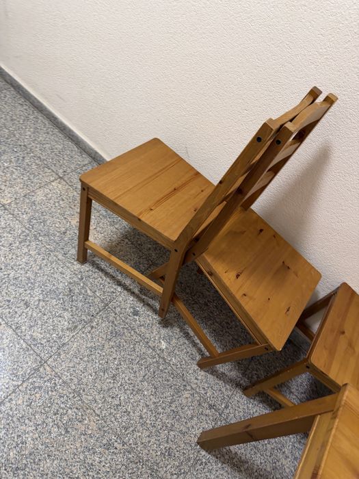Vand urgent mobilier tv si masa