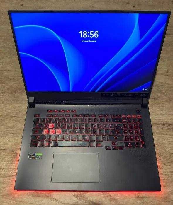 Asus RogStrix G713 RM, Republic of Gamers.