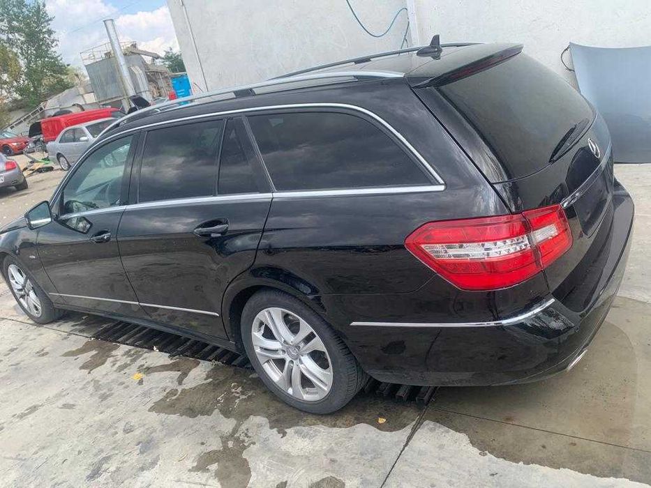 Dezmembrez mercedes e class w212 breack Cod motor 642/far bixenon