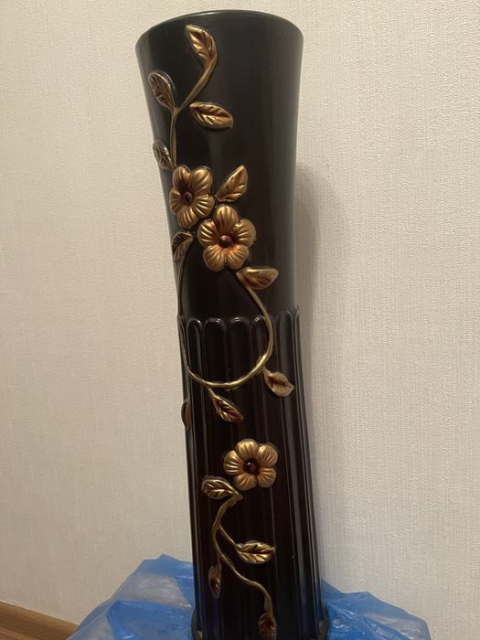 Керамическая ваза для цветов