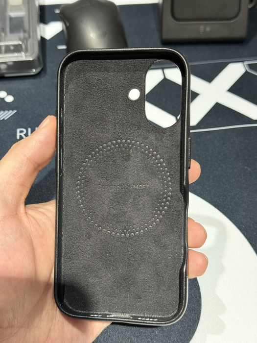Чехол Moft на iphone 16