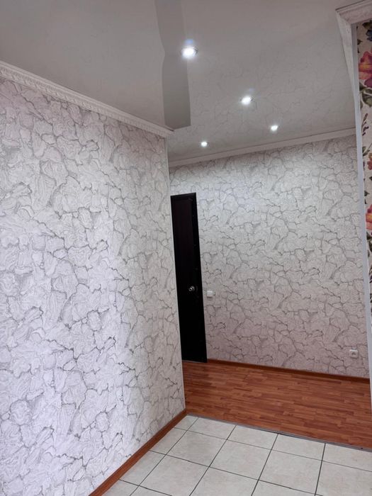 Продам 2 комнотную квартиру центр