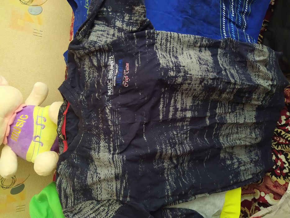 Продаю кофты на мальчика 10-12 лет