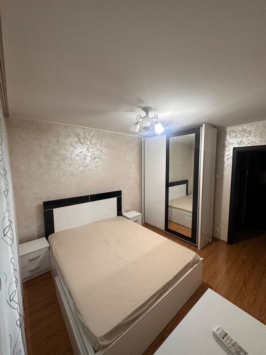 Inchiriez apartament