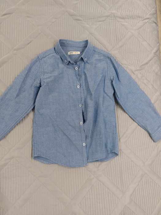 Продам одежду на мальчика рубашки,джинсы