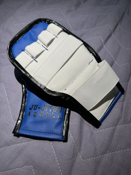 Накладки, перчатки для джиу-джитсу, каратэ