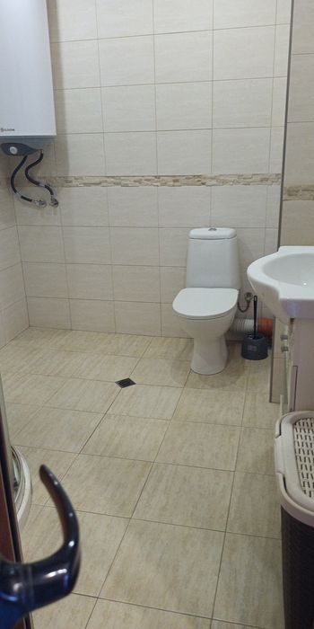 Дава се под наем Многостаен апартамент в Варна, м-т Сълзица - 240 кв.м за 1097.01 € - Снимка #7
