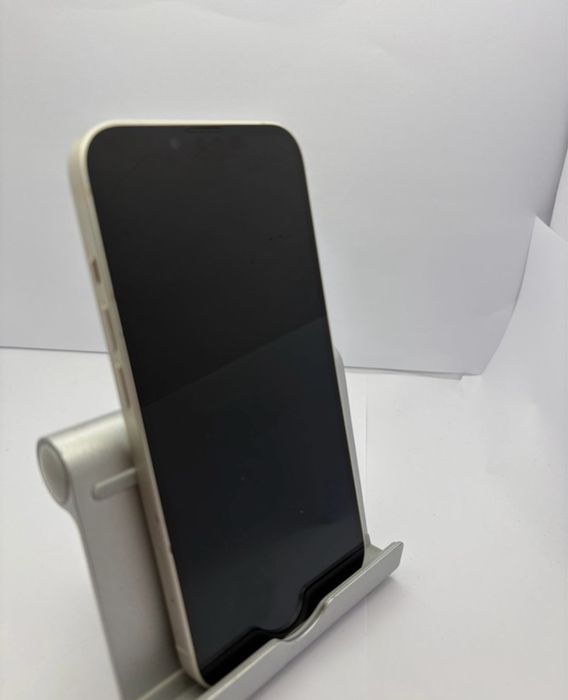 Apple IPhone 13/Белый (Starlight)/128 Gb/БЕЗ РЕОМНТА