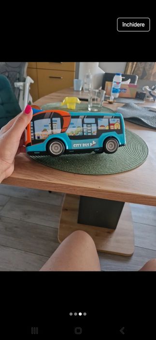 Autobuz cu zornaitoare
