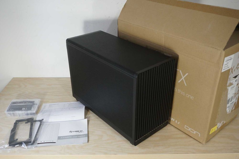 НОВА Компютърна кутия Lian Li DAN A3 (black) - mATX / вкл ДДС