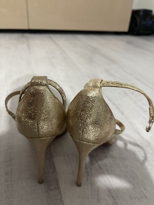Vand pantofi    Stileto mai multe modele