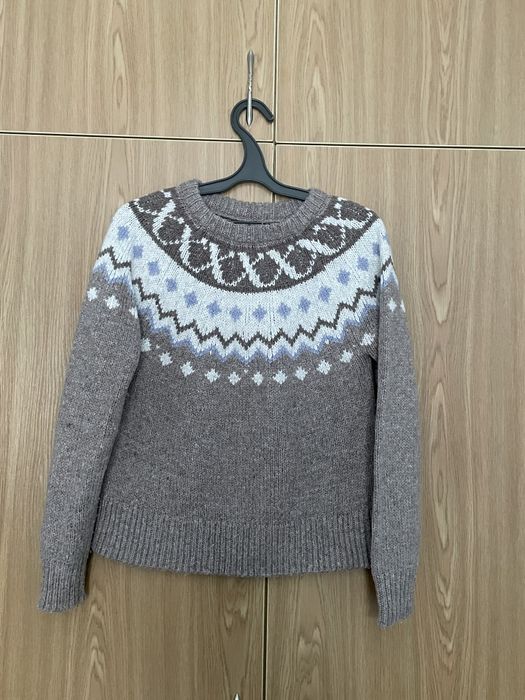 Свитер (Размер S)