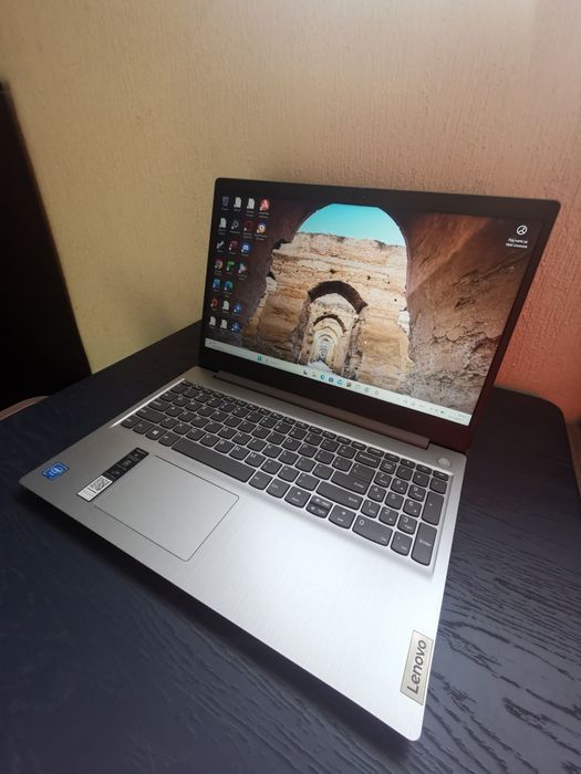 Продавам лаптоп Lenovo IdeaPad 3, използван много внимателно.
Няма дра