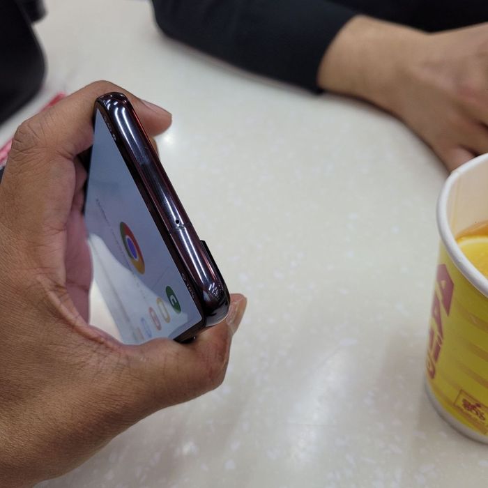 Samsung S22 Plus 5G Xotirasi 256GB