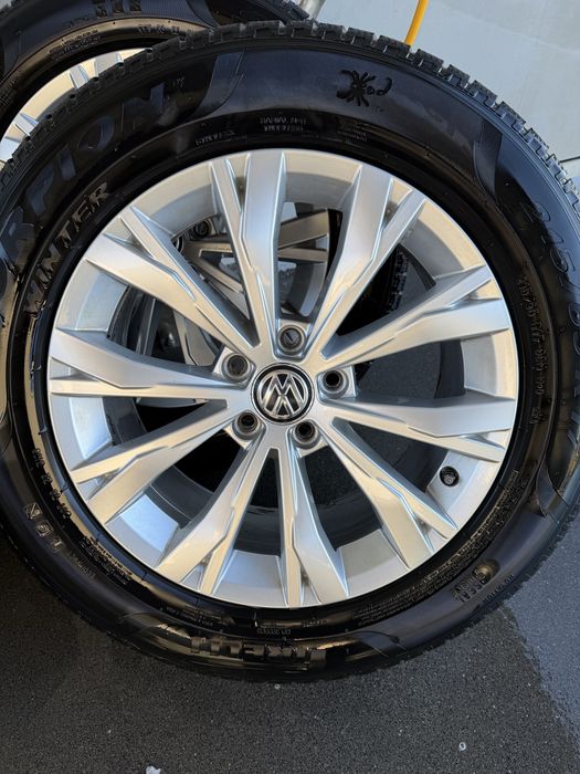 Jante  aluminiu 17” cu anvelope de iarna pirelli 215 65 17
