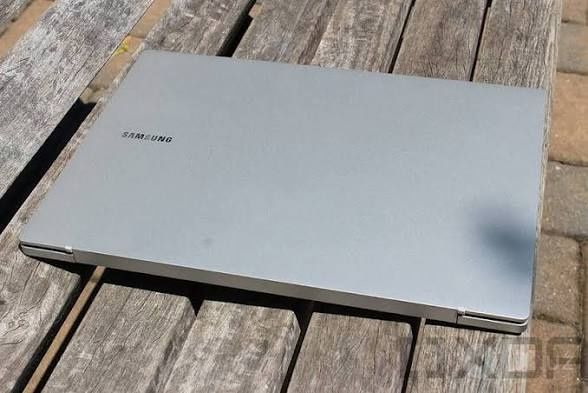 Samsung Galaxybook . 6-10 соат заряд.