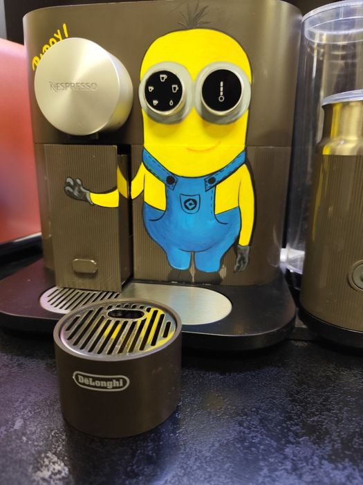 Espressor DeLonghi Nespresso Expert Personalizat Manual Minions